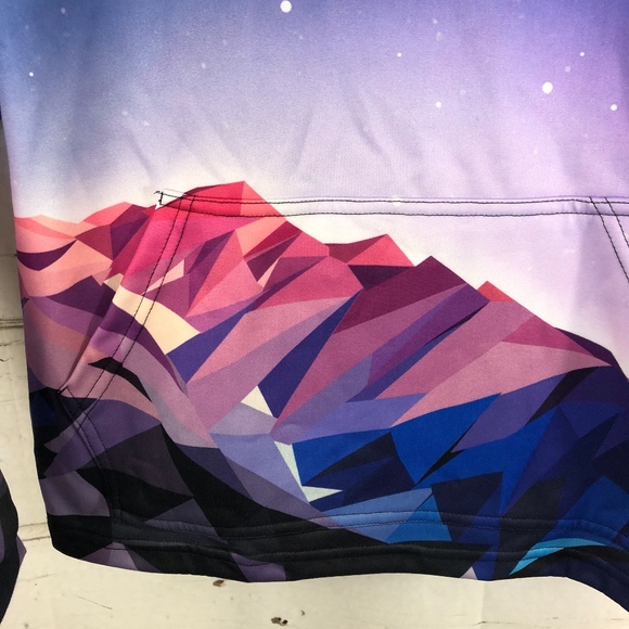 shirt was cash hoodie mountain scene - Picture 3 of 4